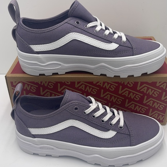 Vans WMNS Sentry Old Skool Gray Ridge
VN0A5KR3NKE
Sneakers - Picture 2 of 16